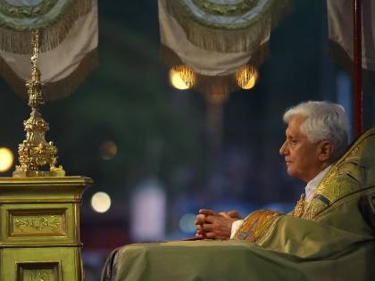 Cosa c'è dietro il "ritorno" di Benedetto XVI