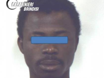 Brindisi, immigrato aggredisce direttrice del centro di accoglienza