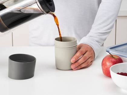 Ikea ritira il bicchiere da viaggio: "Può rilasciare sostanze chimiche"