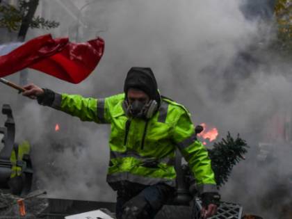 La rabbia contro Macron