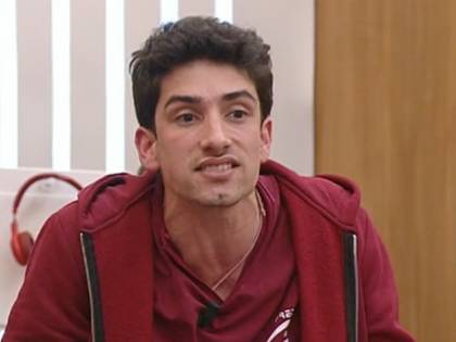 Amici, Javier Rojas sui social: "Ho sbagliato tante volte, non sono perfetto"
