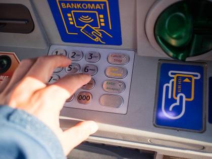 Varese, sgominata la "banda dei bancomat": rubavano i pin