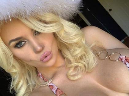 Courtney Stodden, la bomba sexy del web, ha ottenuto il divorzio
