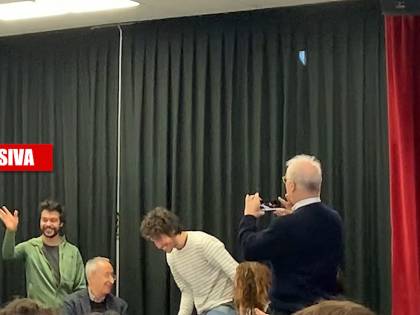 Le sardine all'assemblea del liceo per insegnare l'anti-salvinismo