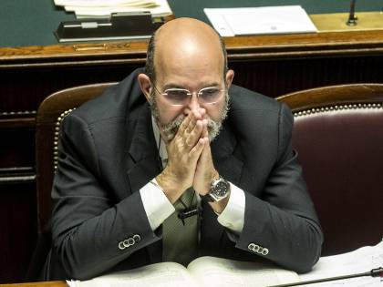Sanatoria, quella chat del M5s: "Gli onesti trattati come c..."