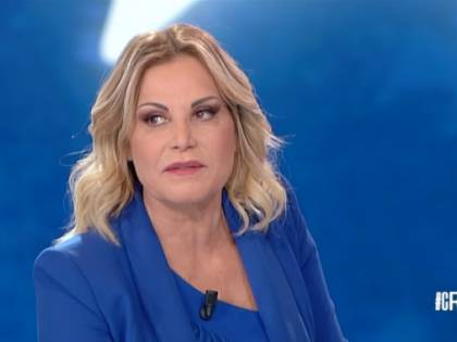Simona Ventura: "Provano ad ammazzarmi, ma non ci riescono mai"