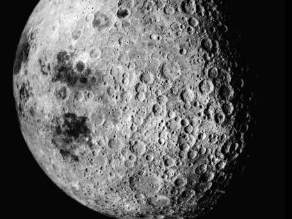 Ossigeno dalla polvere della Luna: l'esperimento dell'Esa