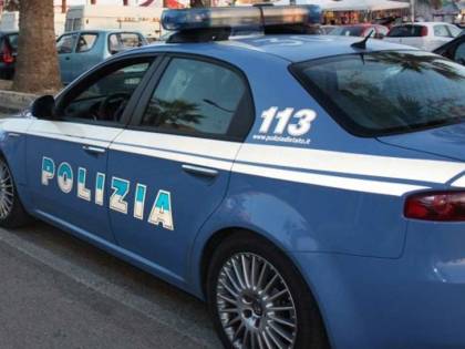 "Correte a salvare mamma": così la bambina chiede aiuto alla polizia