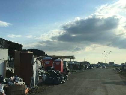 Roghi tossici e sfruttamento: così vivono i rom sgomberati