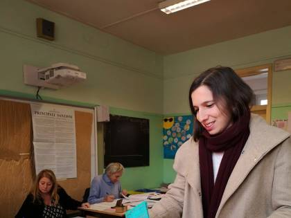 Sinistra, la fabbrica delle "Cose rosse"