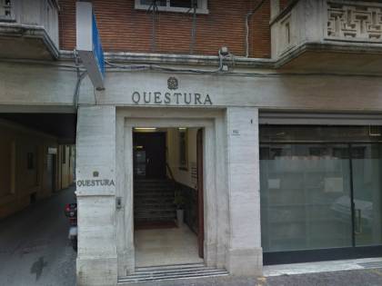 Rimini, albanese ubriaco aggredisce sanitari e agenti: arrestato