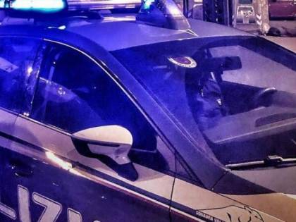 23enne uccide il padre, poi carbonizza il corpo