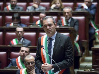 De Magistris ammette: applaudito dalla sinistra se indagavo Berlusconi