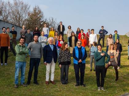 Foto ricordo col re degli insulti