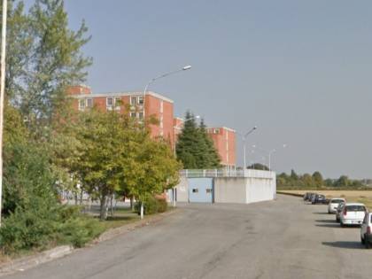 Pugni e testate contro 3 agenti: detenuto straniero li manda in ospedale
