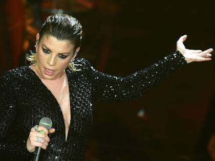 Sanremo, Al Bano e Romina tornano sul palco. Ferro canta e si commuove. Emma incanta l'Ariston