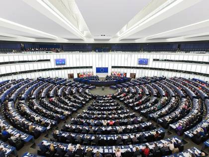 Ora l'Ue vuole imporre la neolingua politicamente corretta
