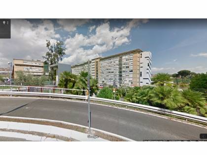 Infermiera non vuole togliere il catetere: i parenti del paziente la prendono a pugni