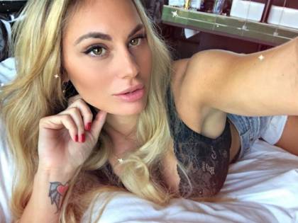 Francesca Brambilla svela: "Sono in Egitto per proteggere mia madre malata di Sla"