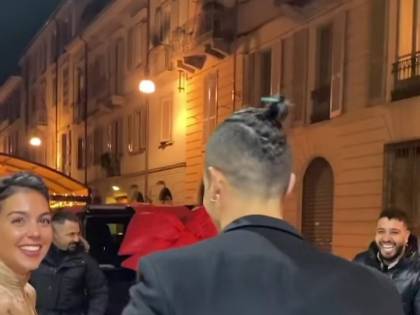 Cristiano Ronaldo, festa e regalo a sorpresa per i suoi 35 anni