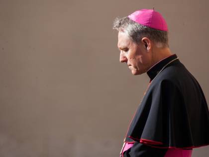 Ecco cosa c'è davvero dietro il "congedo" di Gaenswein