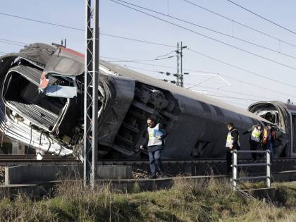 Treno deragliato a Lodi: indagati 5 operai Rfi