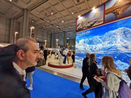Veneto Outdoor: 400 itinerari con l'App. La Toscana raccontata dai turisti con un hastag