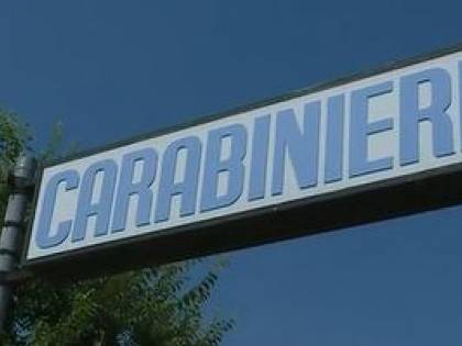 Non viene confermata nei carabinieri perché amante di un collega