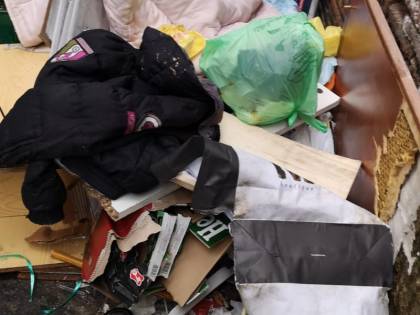 Le immagini della discarica abusiva di via Santa Chiara