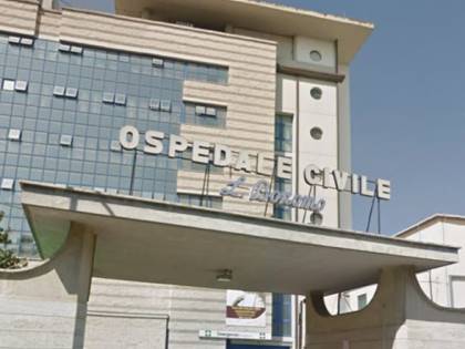 Andria, rubava gli anelli ai pazienti: arrestato infermiere