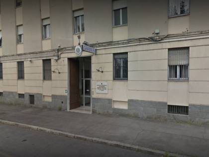 Parma, nigeriano colto a spacciare crack fugge e attacca carabinieri