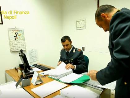 Rubavano carburante dai camion dell’Asia: arrestate 14 persone