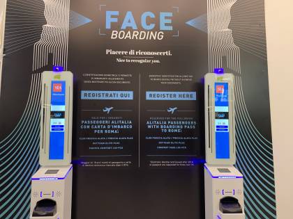 Il face boarding sbarca a Linate: imbarchi senza documenti e code