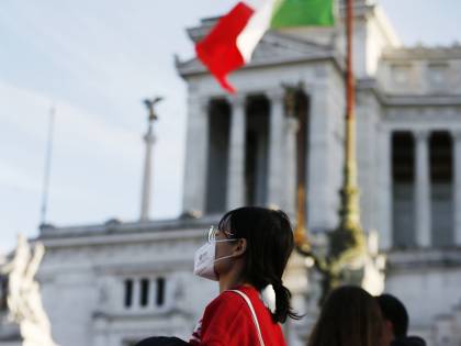 L'ambasciata bacchetta l'Italia: "Stop ad aggressioni ai cinesi"