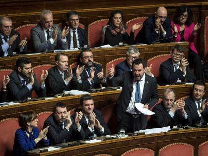 Alta tensione in Senato. La Lega ora punta i piedi: "Conte riferisca in Aula"