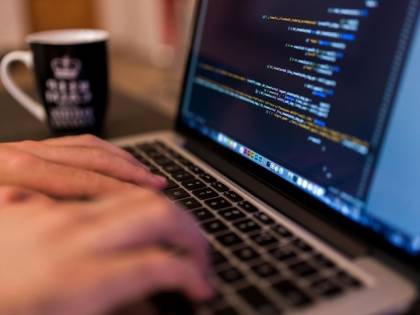 Allarme 007: "Con pandemia impennata di fake news"