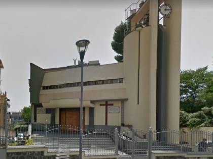 Estorce il denaro delle offerte ai parroci, arrestato