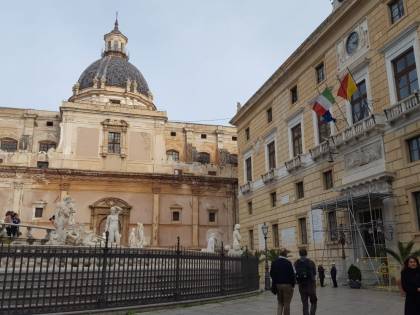 Reddito di cittadinanza, il comune convoca beneficiari: sanzioni a furbetti