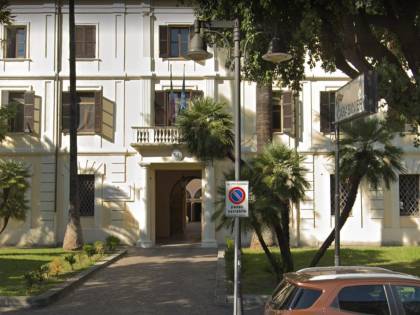 Cosenza, marito romeno la pesta e la stupra: divieto di dimora