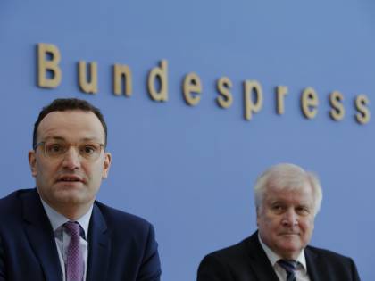 Scandalo-mascherine, travolta la Cdu. Il ministro Spahn le compra dal marito