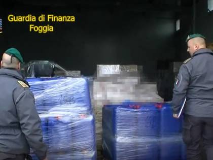 Gli igienizzanti costano cinque volte di più: il sequestro delle fiamme gialle