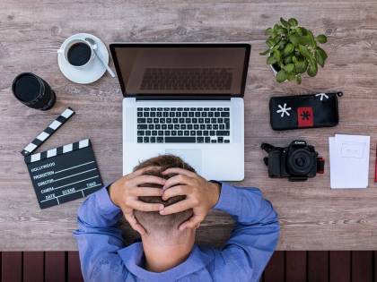 La dipendenza da smartphone aggrava il mal di testa