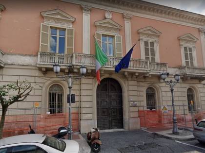 Airola, estintore in carcere: detenuto recidivo intossica agenti