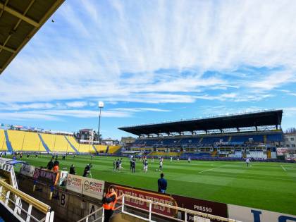 Coronavirus, caos in Serie A: Parma e Spal si gioca