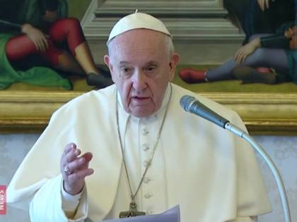 Coronavirus, il Papa: "Non dimenticare poveri e migranti"