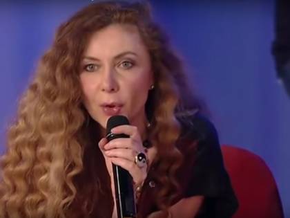 Follia di Eleonora Brigliadori contro il vaccino per il Covid: "È frutto di satanismo applicato alla vita politica"