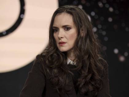 Wynona Ryder difende Johnny Depp dall'accusa di abusi