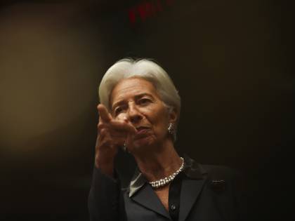L'appello degli economisti alla Bce: "Così non superiamo la crisi"