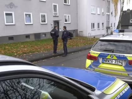 Gelosa del fratellino, lo pugnala 28 volte: choc in Germania