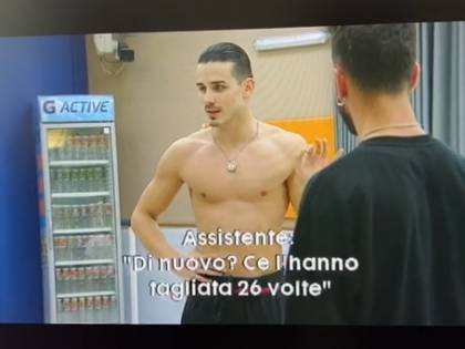Amici, le offese di Valentin alla Tocca: "Hai le sco... nella testa"